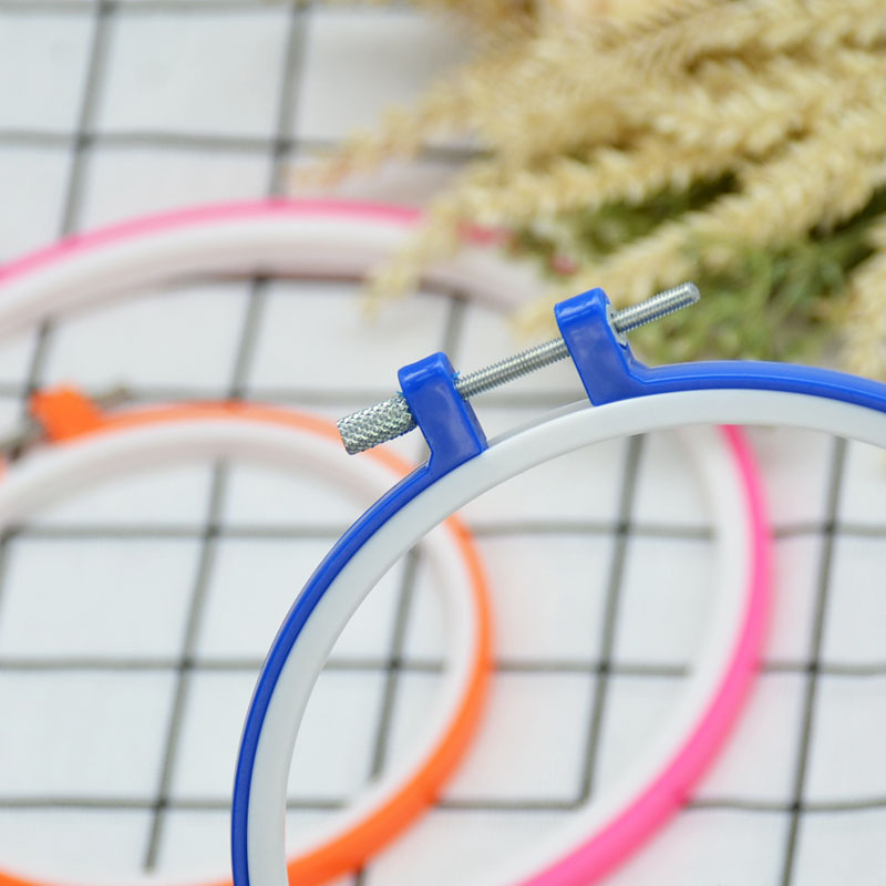 厂家直供十字刺绣塑料绣绷 手工DYI绣花固定圈 可调节绣布刺绣绷详情7