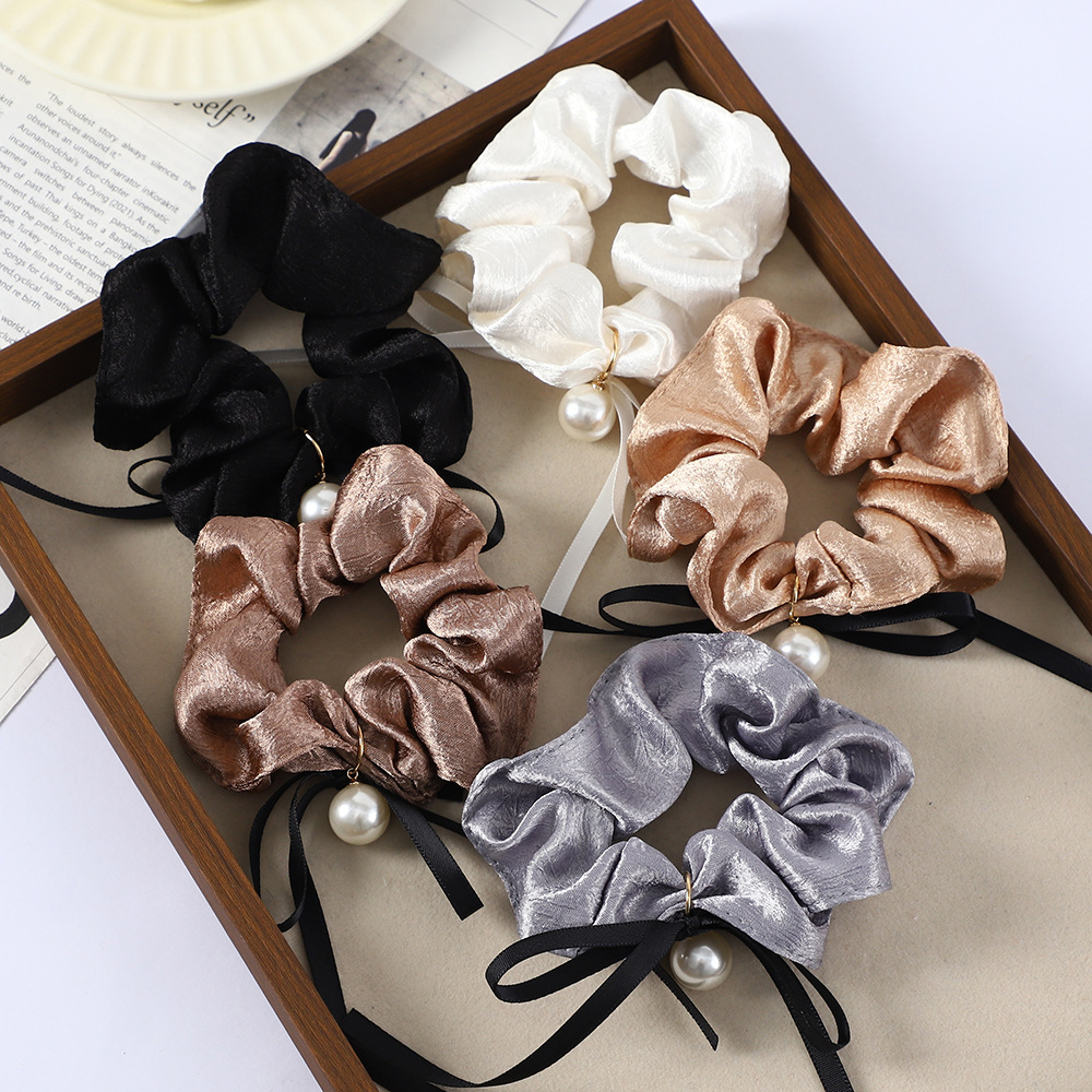 Korean-style large intestine hair band with pearl ribbons and satin headband, elegant ins style. Wholesale large intestine hair band accessories, hair accessories and headwear pic 5