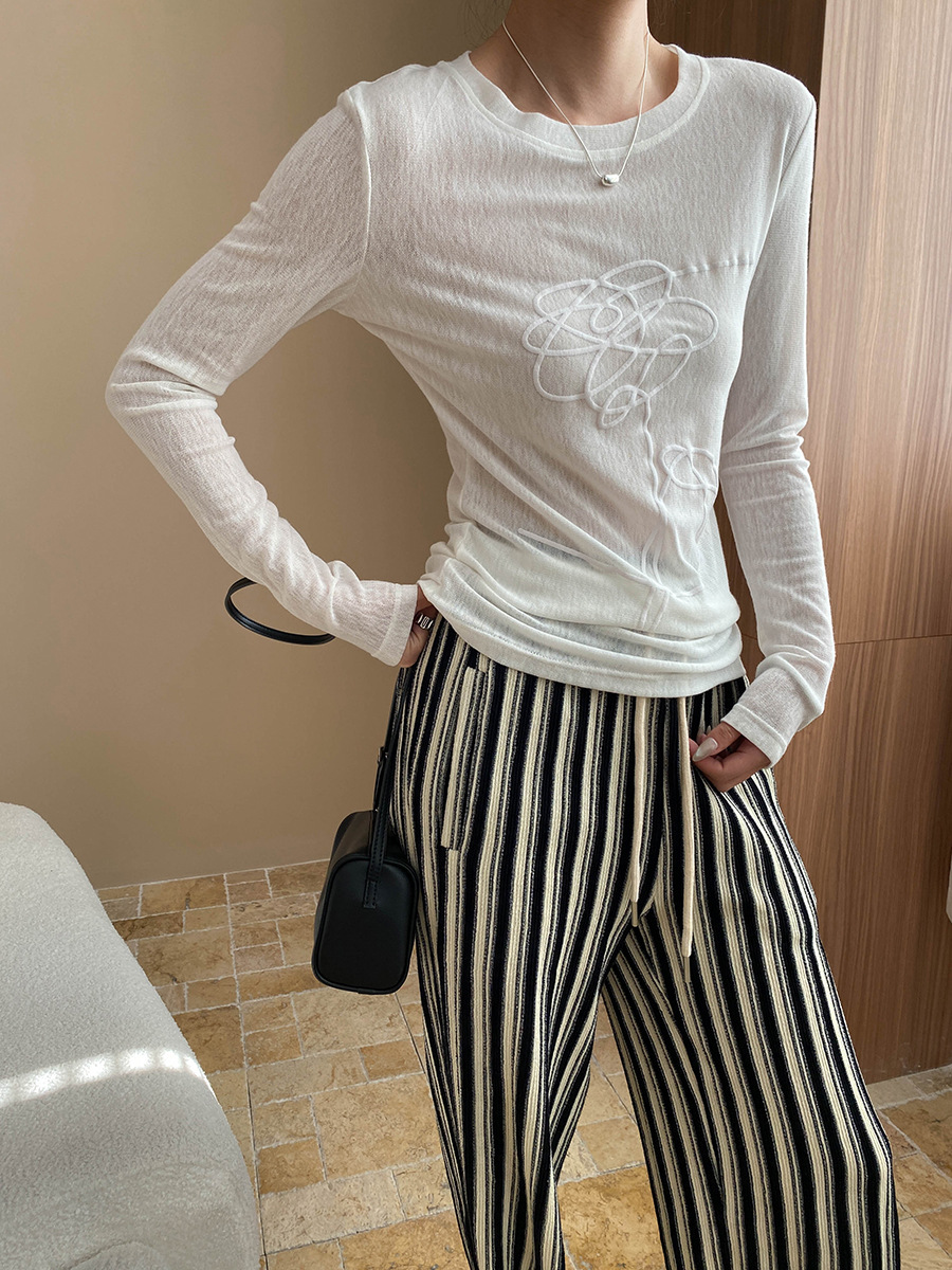 司南 早春新款 艺术感立体发泡感圆领微透防晒罩衫T恤 SN6876详情60