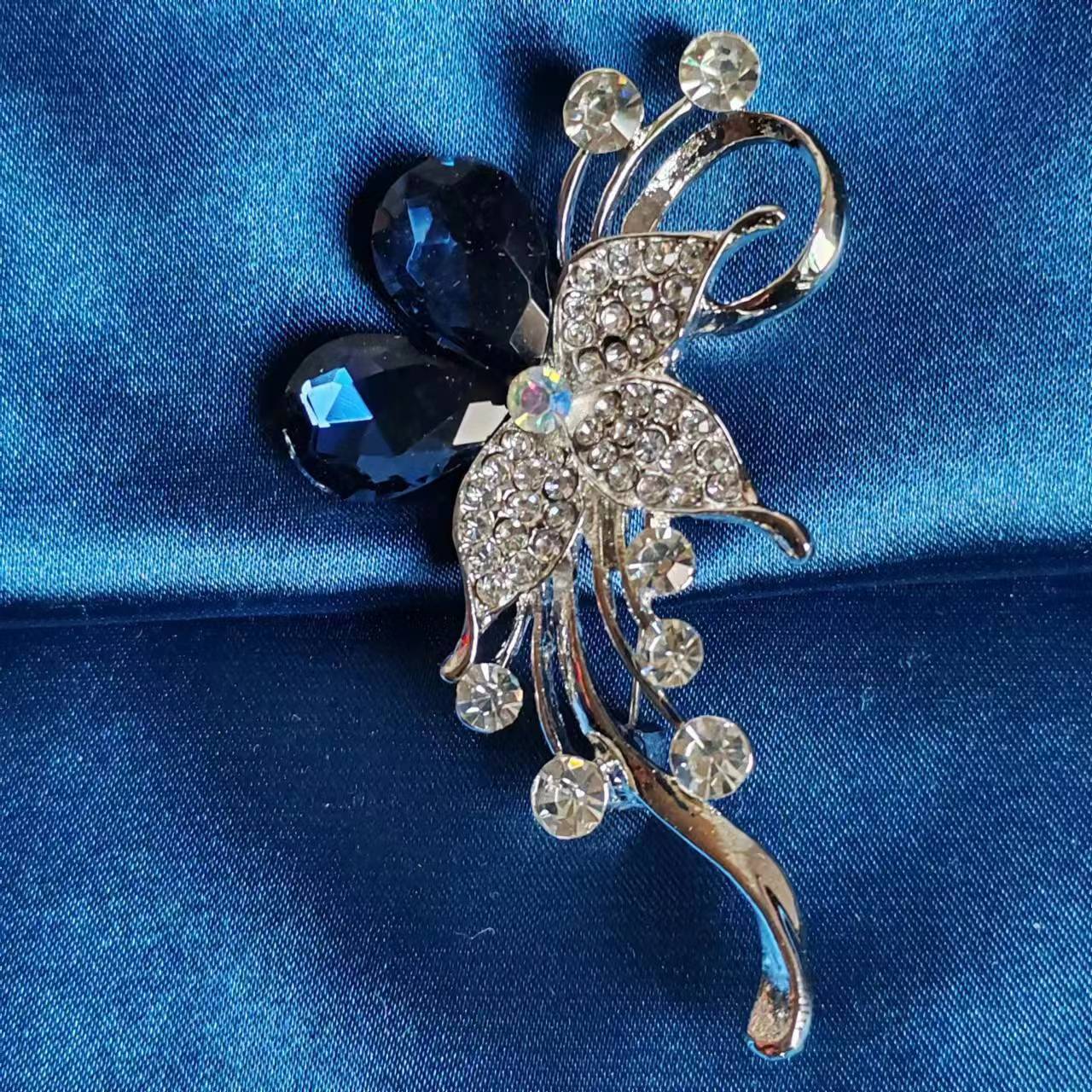 Brooch, high-end, niche silk scarf buckle, alloy Korean version diamond-encrusted coat, pearl brooch, clothing accessory, brooch, wholesale accessories pic 33