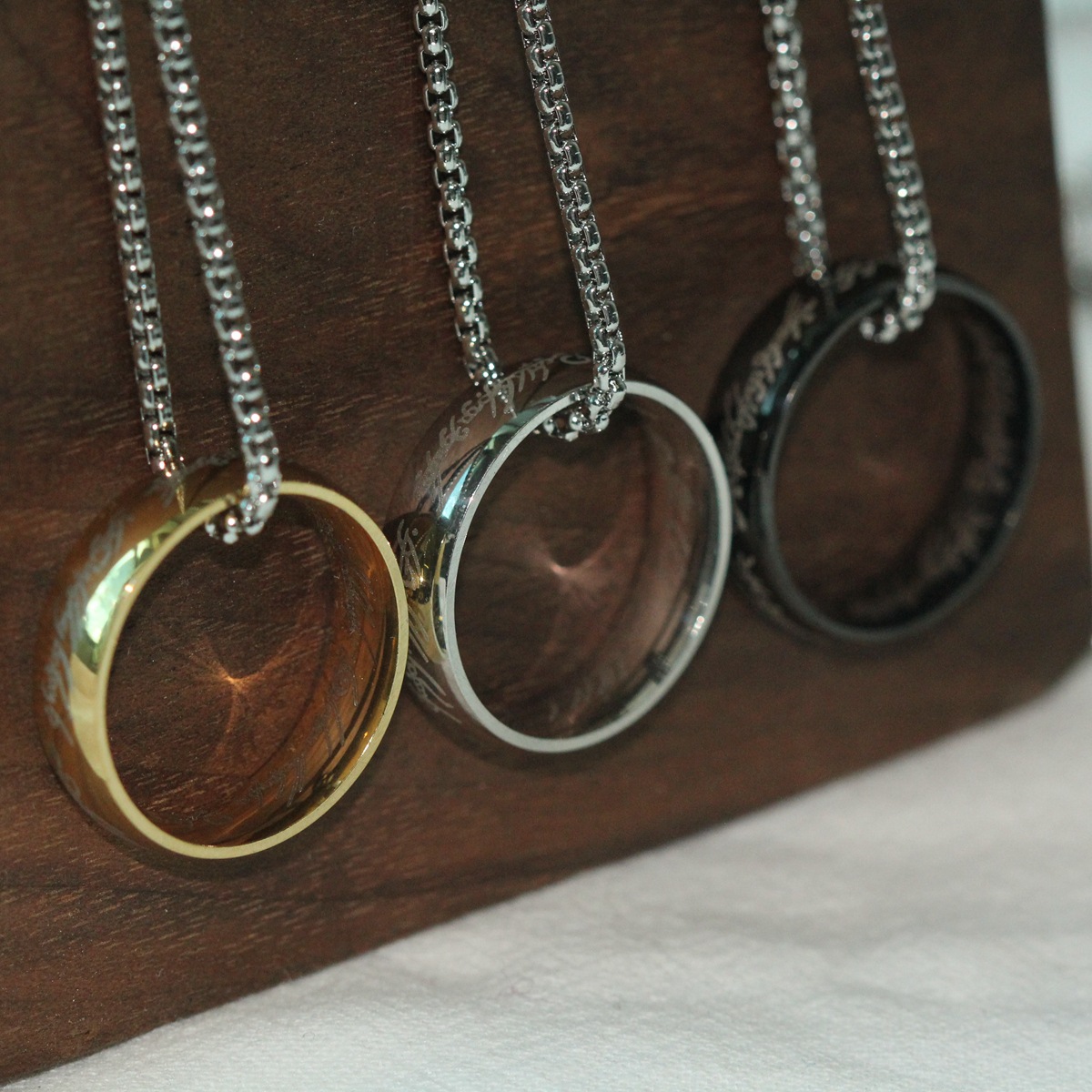 European and American popular and versatile sweater chains, pearl chains, ring king stainless steel necklaces, ring pendants, Amazon accessories pic 2