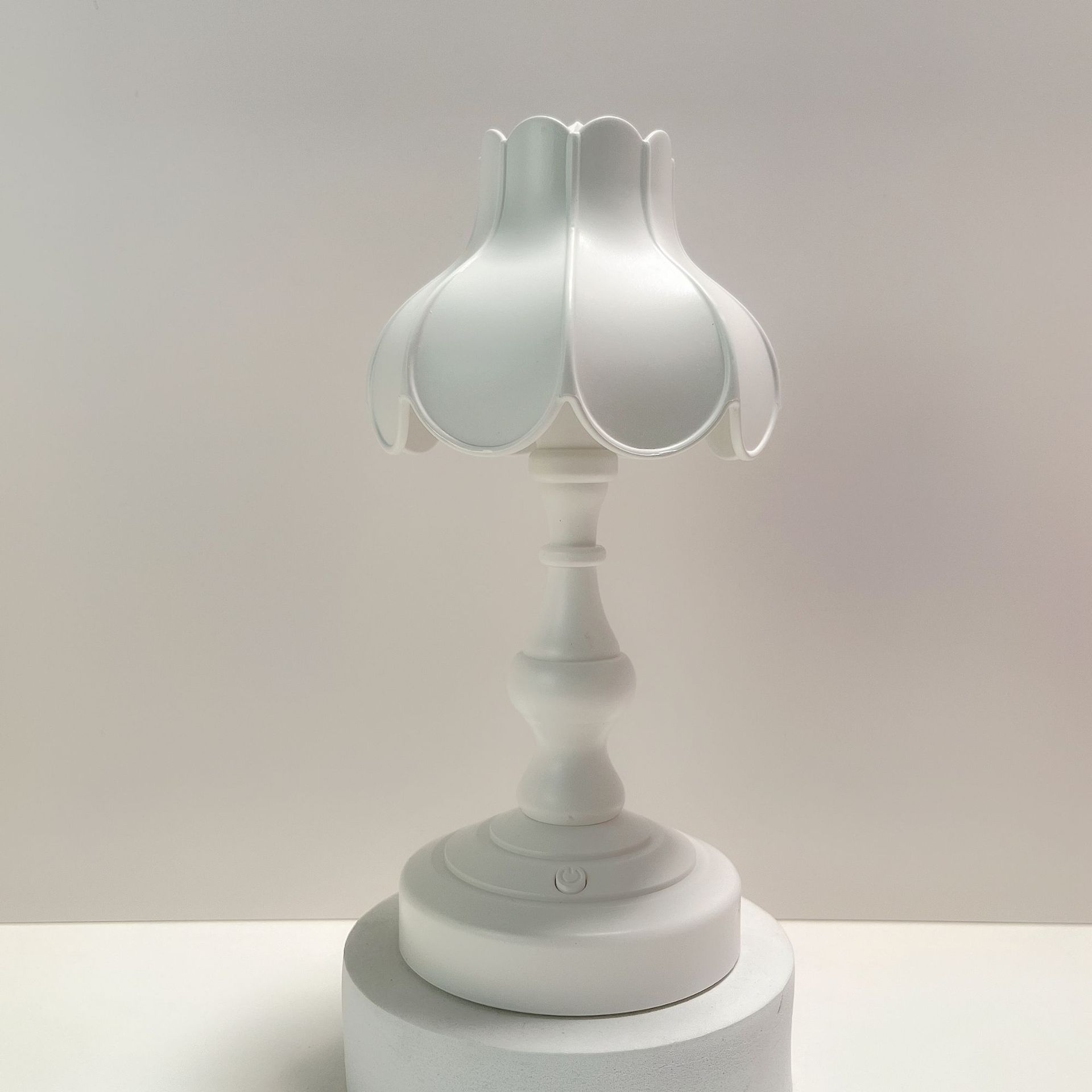 Retro atmosphere light, DIY handmade table lamp, lotus leaf night light, cute and girlish bedroom lighting, Nordic style, eye-protecting pic 22