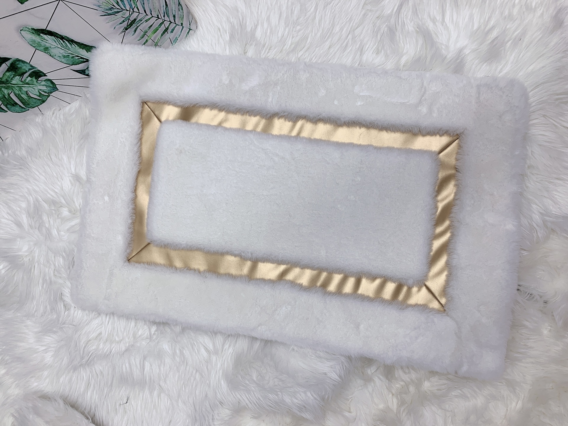 Wholesale foreign trade direct sales of anti-slip floor MATS, water-absorbing rabbit fur floor MATS, carpets, novel styles, skin-friendly fabrics, soft and comfortable pic 6