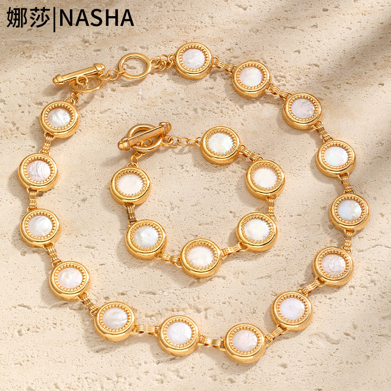 Nasha Cross-border Exclusive Jewelry Set: French Retro and High-end White Shell Roman Round Plate Pearl Jewelry Set pic 6