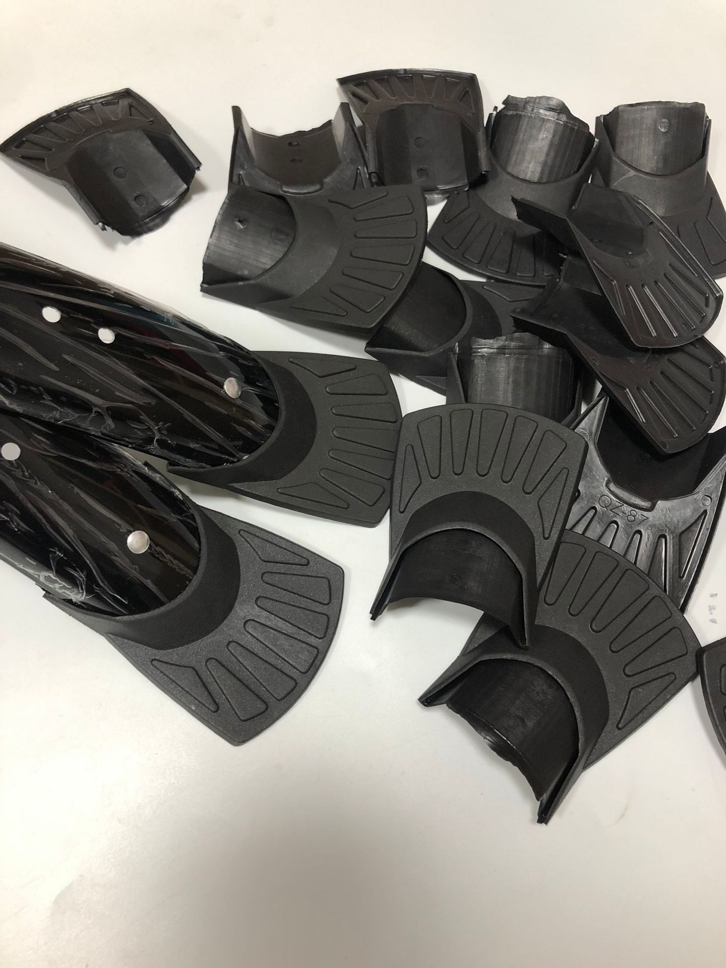 Factory direct sales of bicycle parts plastic mudguards and fishtails, 87 black bicycle rain plate fishtail parts pic 6