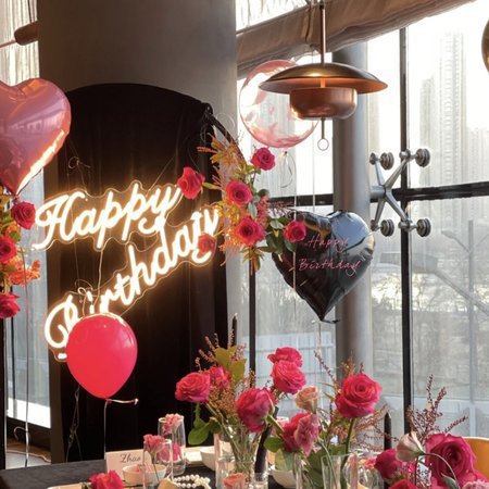 18寸爱心铝膜气球婚庆婚房布置七夕情人节派对飘空爱心气球批发详情1