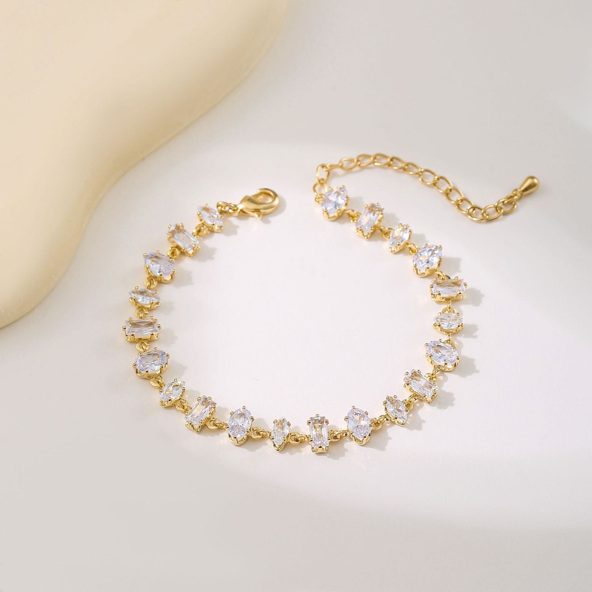 浪漫法式锆石爱心珍珠18K金手链轻奢高级感时尚甜美风首饰套装详情5