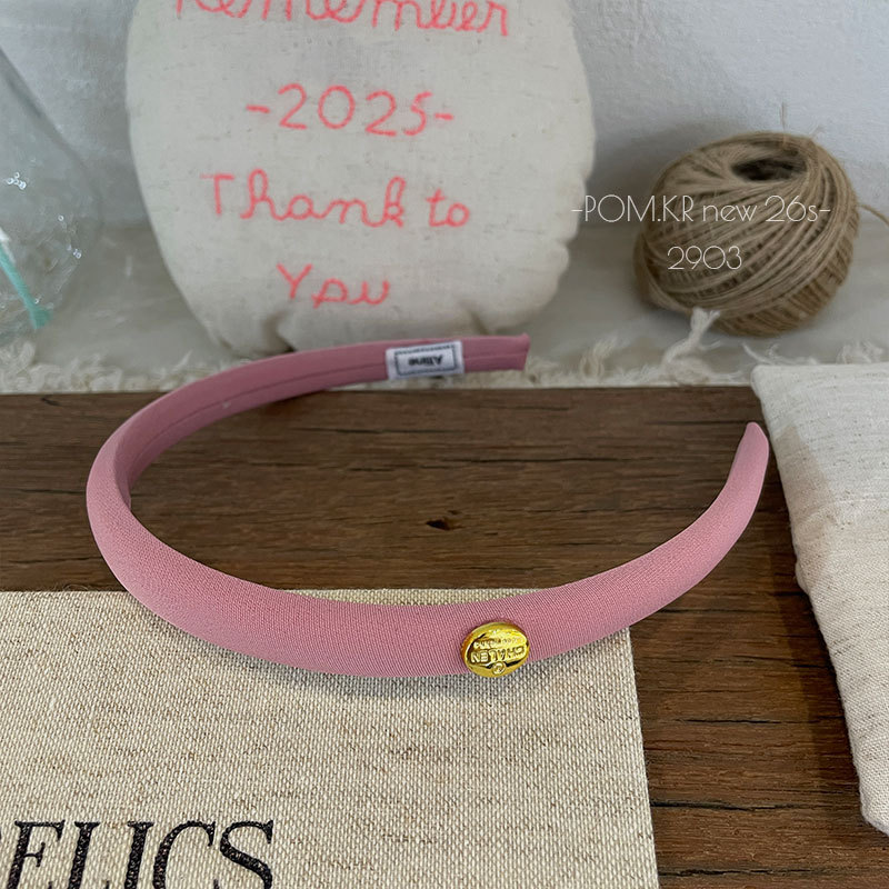 The new Korean-style thin-edged, simple and exquisite hair band is a versatile autumn and winter hair accessory for children. It is also a high top seaside headwear for girls pic 5