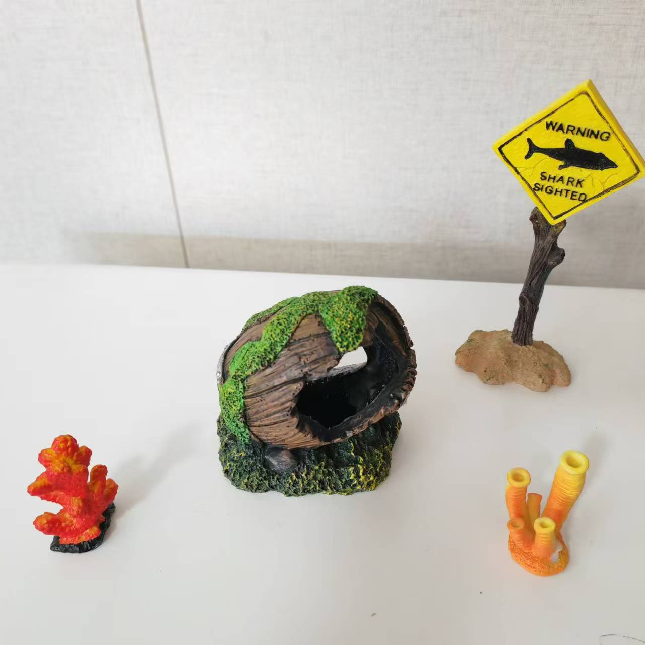 新款鱼缸装饰躲避洞穴水族箱摆设虾屋慈鲷虾窝躲藏屋空心仿真酒桶详情4