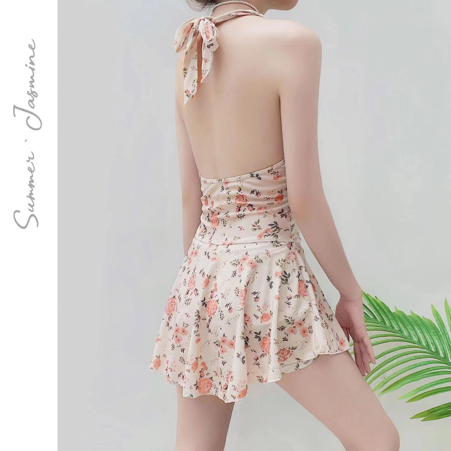 Swimsuit women, conservative one-piece sexy, hot spring Internet celebrity style, high-end look, floral print, slimming, concealing flesh, small breasts, pure and alluring style pic 13