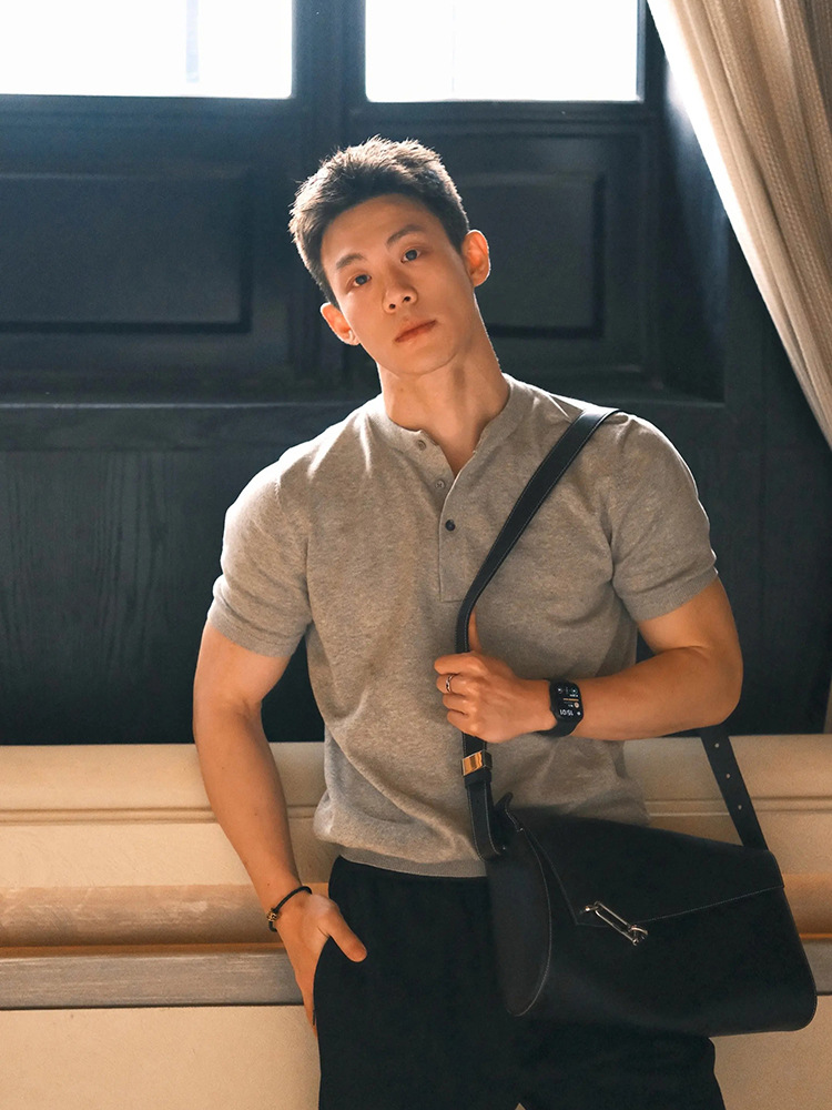 American fitness Henley collar short-sleeved polo shirt for men, summer off-the-shoulder, tight-fitting T-shirt with a strong and firm half-sleeve pic 5