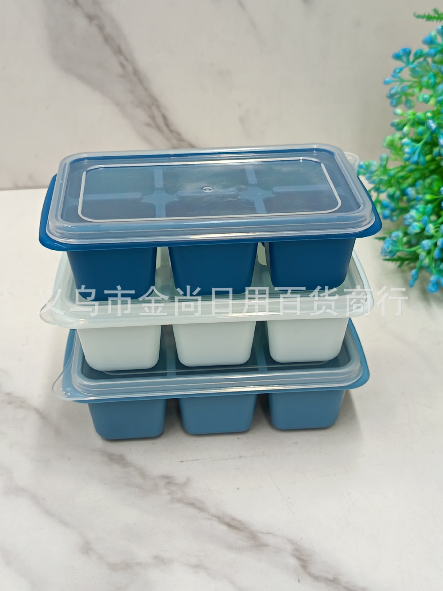 Easy demolding with lid ice-making molds, ice-making boxes, plastic ice cubes, ice boxes, quick-freezing ice-making by pressing, square ice grids for wholesale pic 3