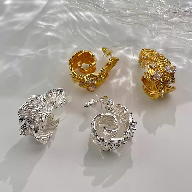 小众设计闪耀锆石羽毛缠绕耳环抽象立体蜷曲树叶优雅气质耳饰详情4