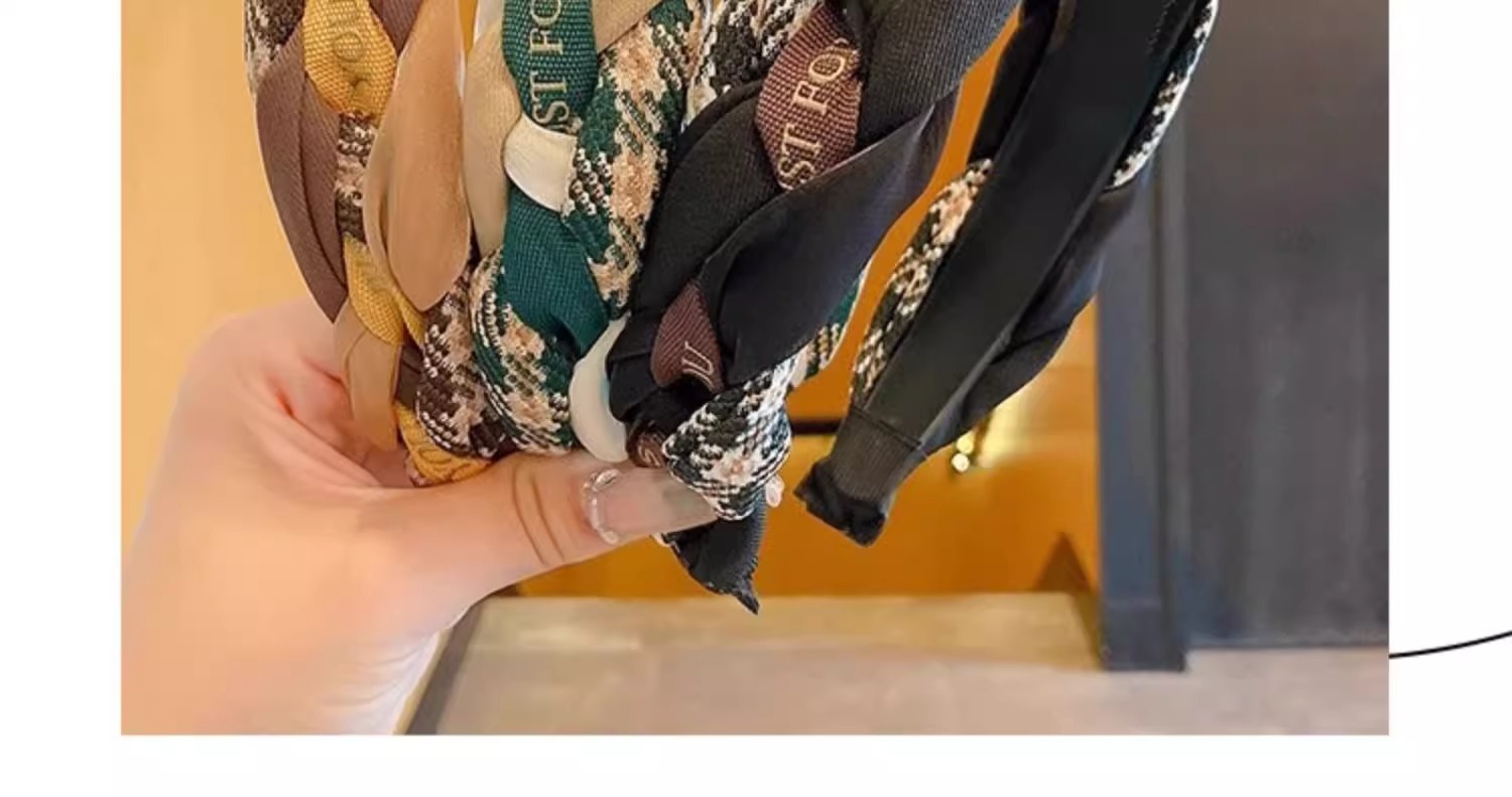 The black braided high-end hair band for autumn and winter is versatile and elegant. It features a high headband, hairpin, and Maillard brown hair accessory for women pic 24