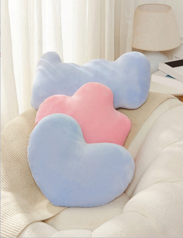 可爱心形抱枕被毛绒沙发靠垫床上头抱枕午睡护腰靠背垫汽车用坐垫详情15