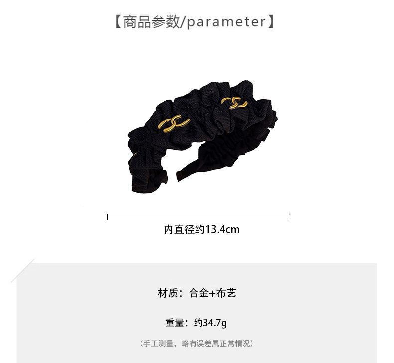 The high headband at the top of the head gives a high-end look and makes the face look better. The small wide-edge hair-pressing headband is a popular anti-slip headband for women to wash their faces pic 6