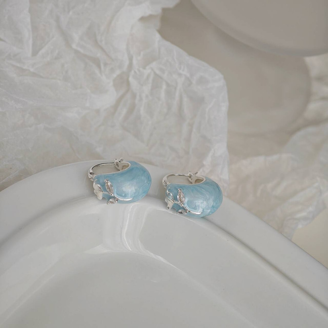 Niche ins minimalist colored drip glaze dopamine earrings, gentle and creamy C-shaped blue large circle ear rings for round faces pic 60