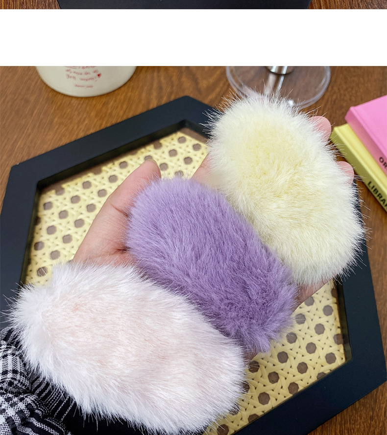 The new autumn and winter trendy plush Mang dog BB hair clip, with a sweet and elegant side bangs clip and a furry hair clip accessory for women pic 10