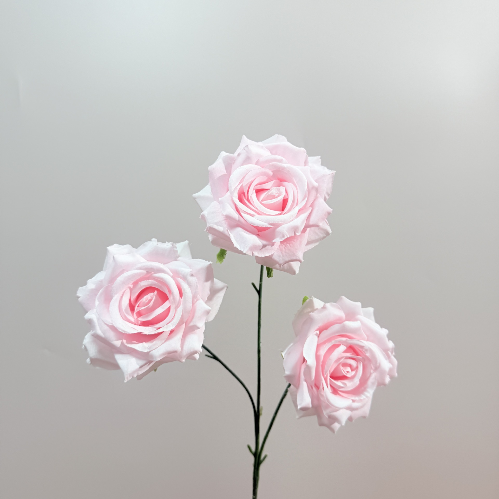 仿真花3头钻石玫瑰花婚庆装饰假花批发红色路引花材网红玫瑰瀑布详情16