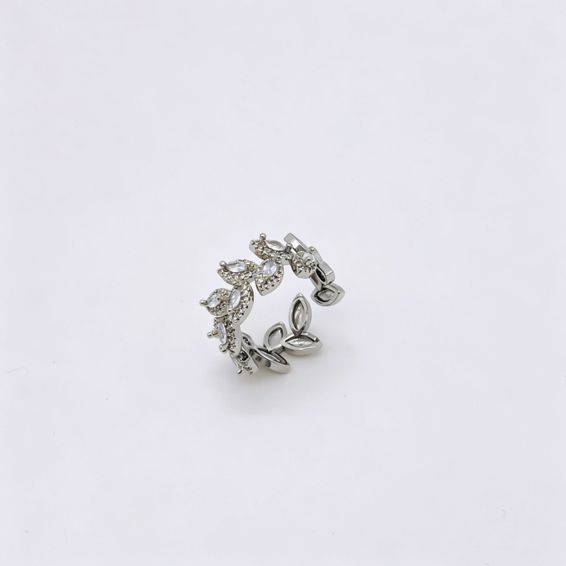 Copper-plated 18K gold sparkling light luxury high-end leaf ring bracelet set, exquisite and fashionable style set wholesale pic 3