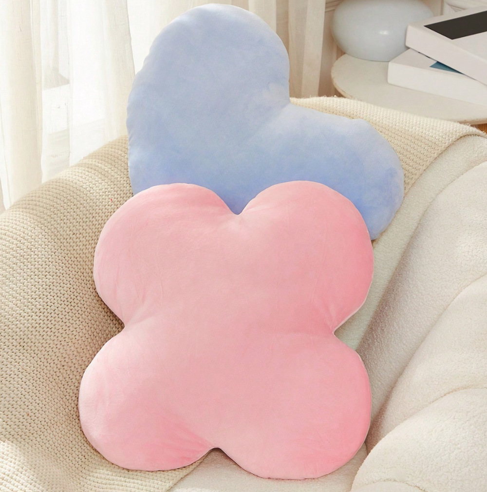 可爱心形抱枕被毛绒沙发靠垫床上头抱枕午睡护腰靠背垫汽车用坐垫详情18