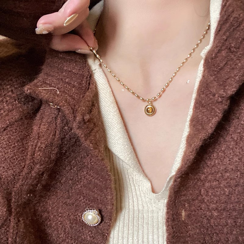 The new retro long sweater chain for autumn and winter is a light luxury, niche, versatile and high-end necklace. It will be a bestseller in 2024 pic 18