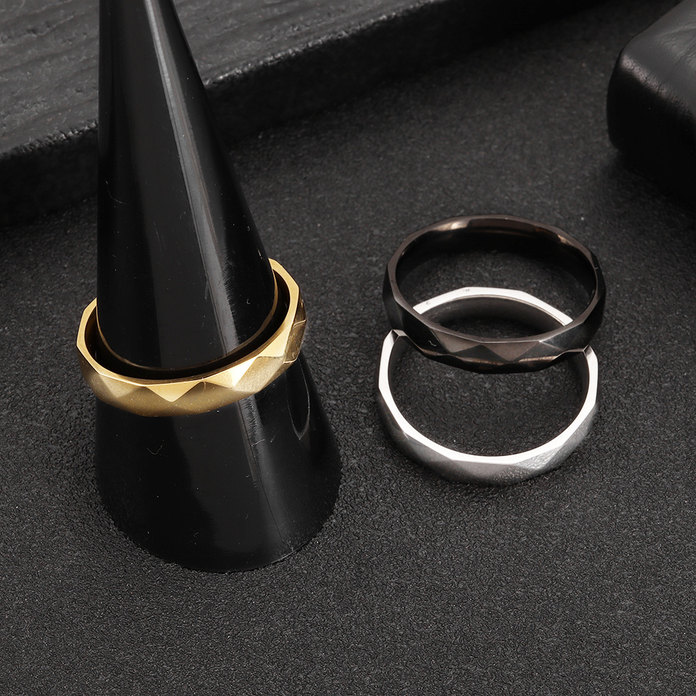 2024 Cross-border source Amazon new Product 4mm couple rings, four-sided geometric ring jewelry, titanium steel ring pic 3