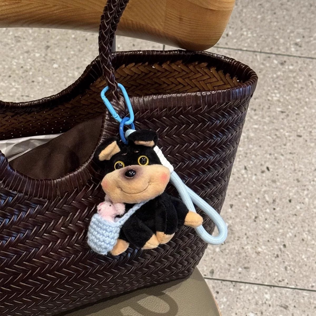 A cute plush toy bag pendant with a bee and a dog, a small doll, a car keychain bag pendant and the same style as Xiaohongshu pic 9