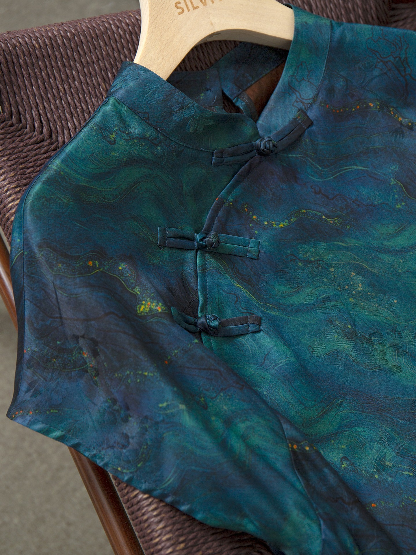 真丝香云纱改良旗袍连衣裙女100桑蚕丝立领收腰短袖长裙夏新款详情10