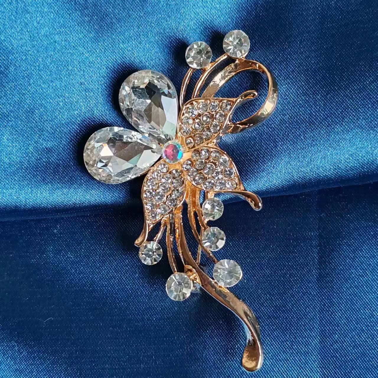 Brooch, high-end, niche silk scarf buckle, alloy Korean version diamond-encrusted coat, pearl brooch, clothing accessory, brooch, wholesale accessories pic 35