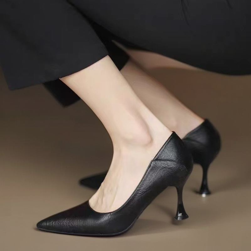 The 2025 new black professional high heels with soft leather can be worn at the back, single toe, pointed toe and thin heel. Work shoes for women pic 13