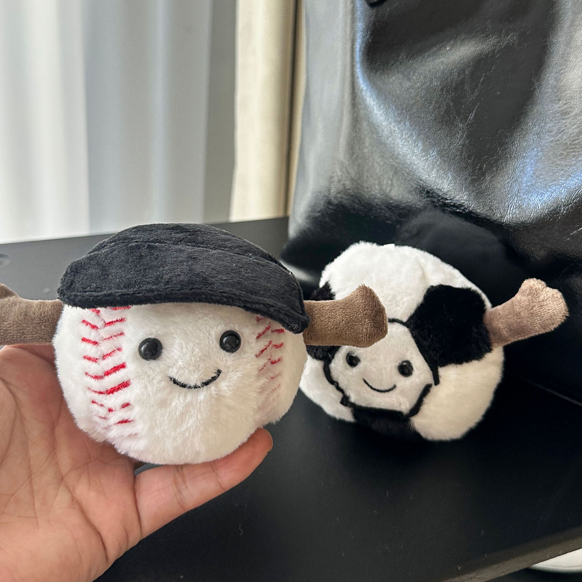 网红同款羽毛球毛绒公仔摆件玩偶趣味可爱宝宝安抚创意篮球足球详情8