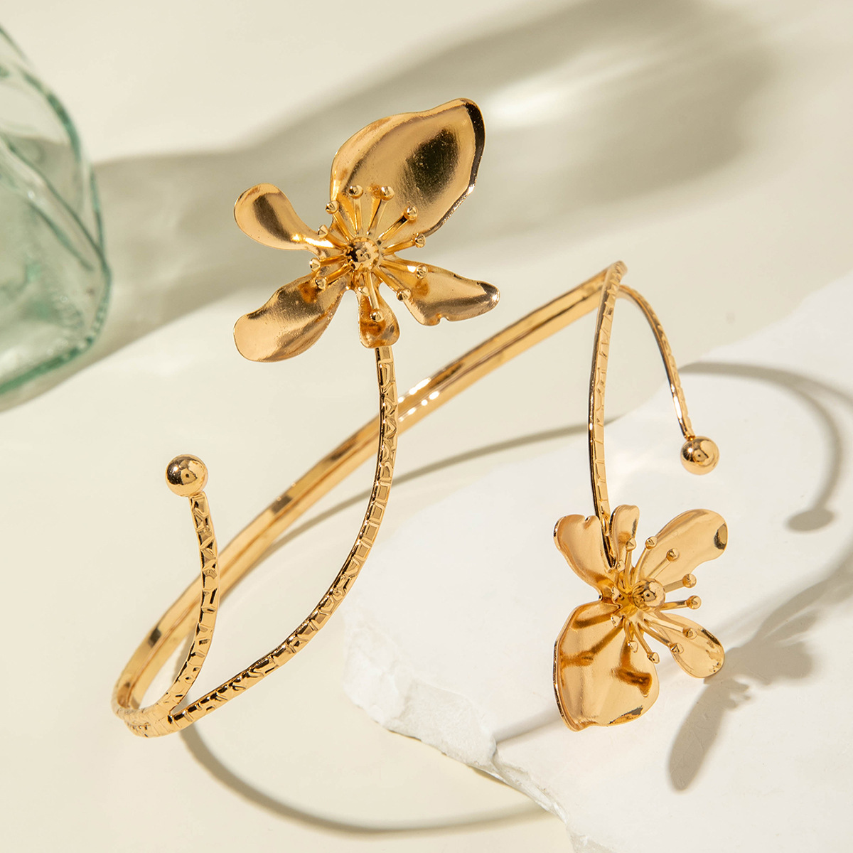 亚马逊跨境个性冷淡风海星手臂镯线条计感蝴蝶环形开口臂镯女详情103