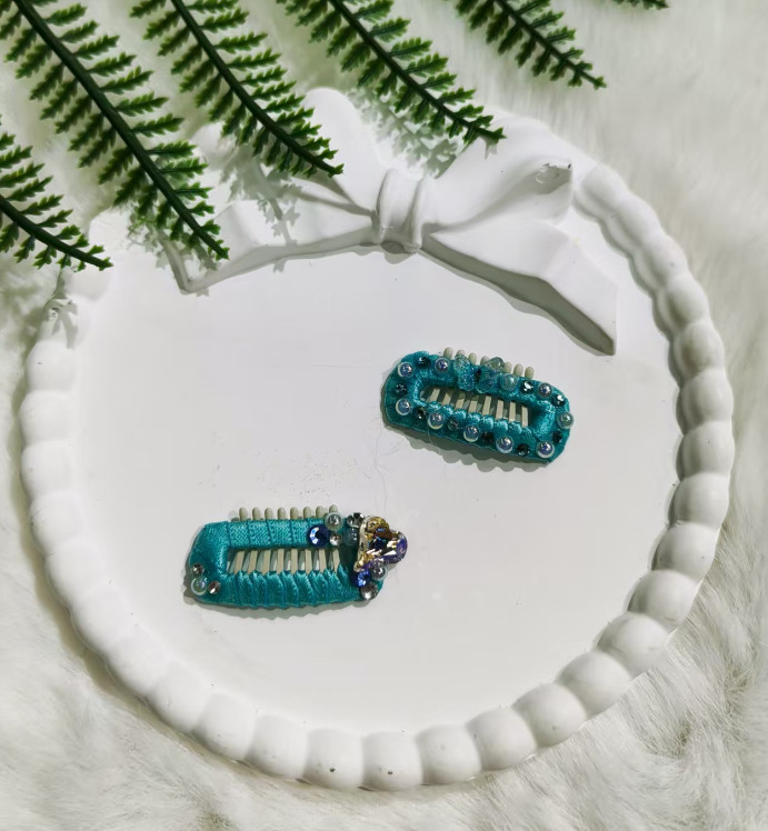 New pet hair clips, handcrafted pet hair accessories, fashionable dog and cat hair clips, headwear, pet accessories pic 16