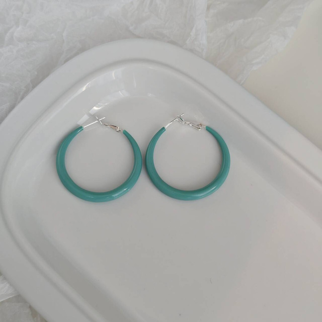 Niche ins minimalist colored drip glaze dopamine earrings, gentle and creamy C-shaped blue large circle ear rings for round faces pic 63