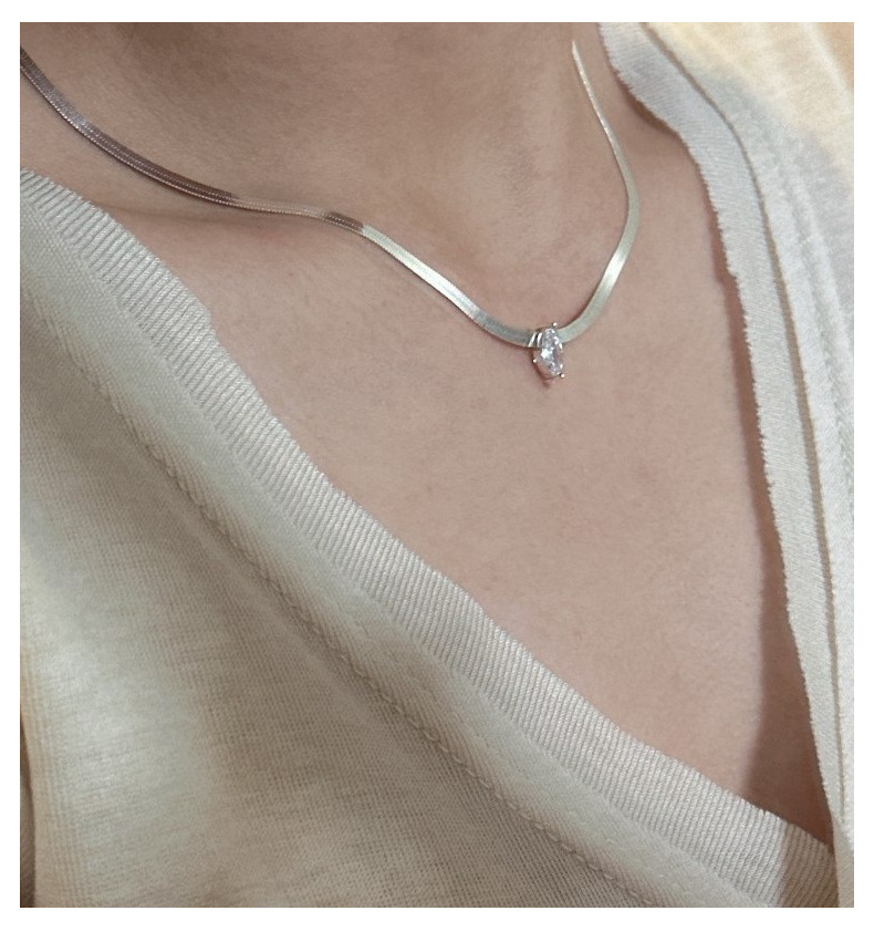 S925纯银韩版小众设计感锆石刀片项链韩国风时尚INS博主款锁骨链详情9