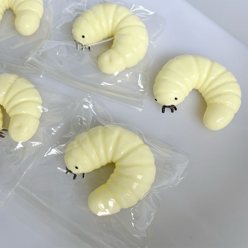 恶搞解压毛毛虫创意减压面包虫捏捏乐上课无聊发泄整蛊慢回弹玩具详情2