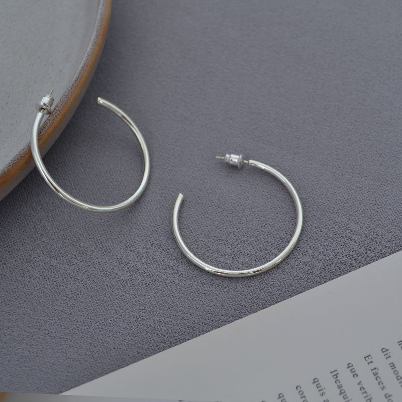 日韩小众设计黄铜镀银简约大方光面几何C字925银针圆圈耳钉耳饰详情6