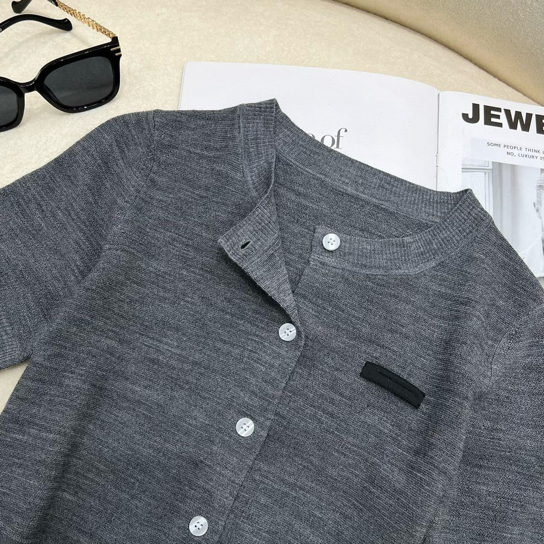 The 2024 summer new M fine-count woolen woven label commuting, smart and stylish slim short knitted cardigan pic 10