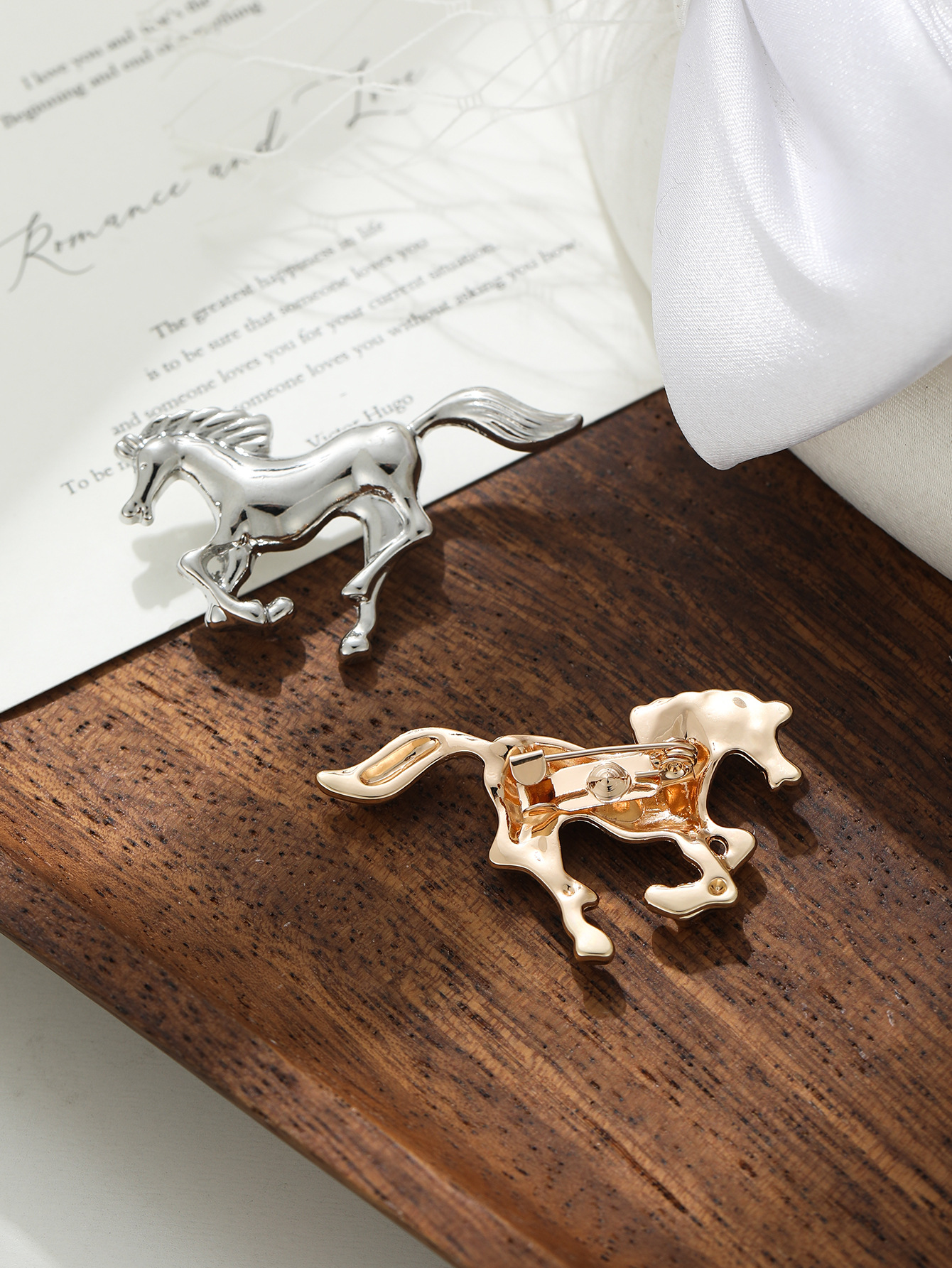 宝马骏马合金胸针男士简约大方流行时尚西装大衣配饰别针衣饰详情7