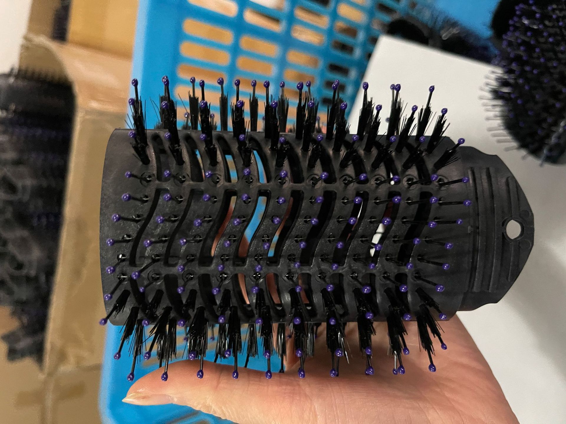 跨境热风梳新款多用途电吹风机负离子卷发器懒人护发卷发直发梳详情5