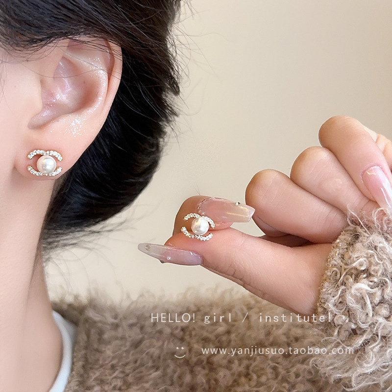 法式小香风珍珠锆石耳钉女秋冬高级感轻奢气质耳环小巧精致耳饰品详情2