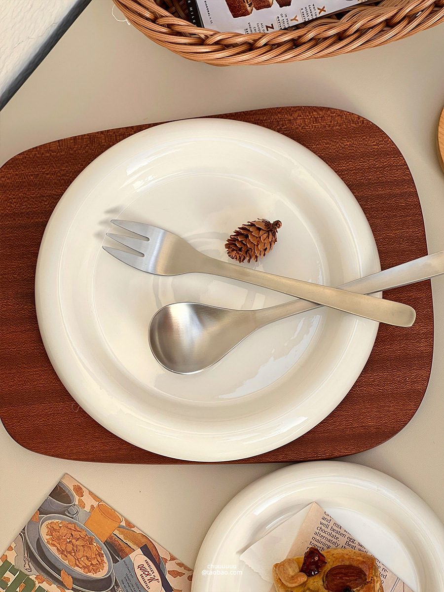 简约风陶瓷盘子网红胖嘟嘟餐具高级感碟子熊盘早餐盘蛋糕盘甜品盘详情12