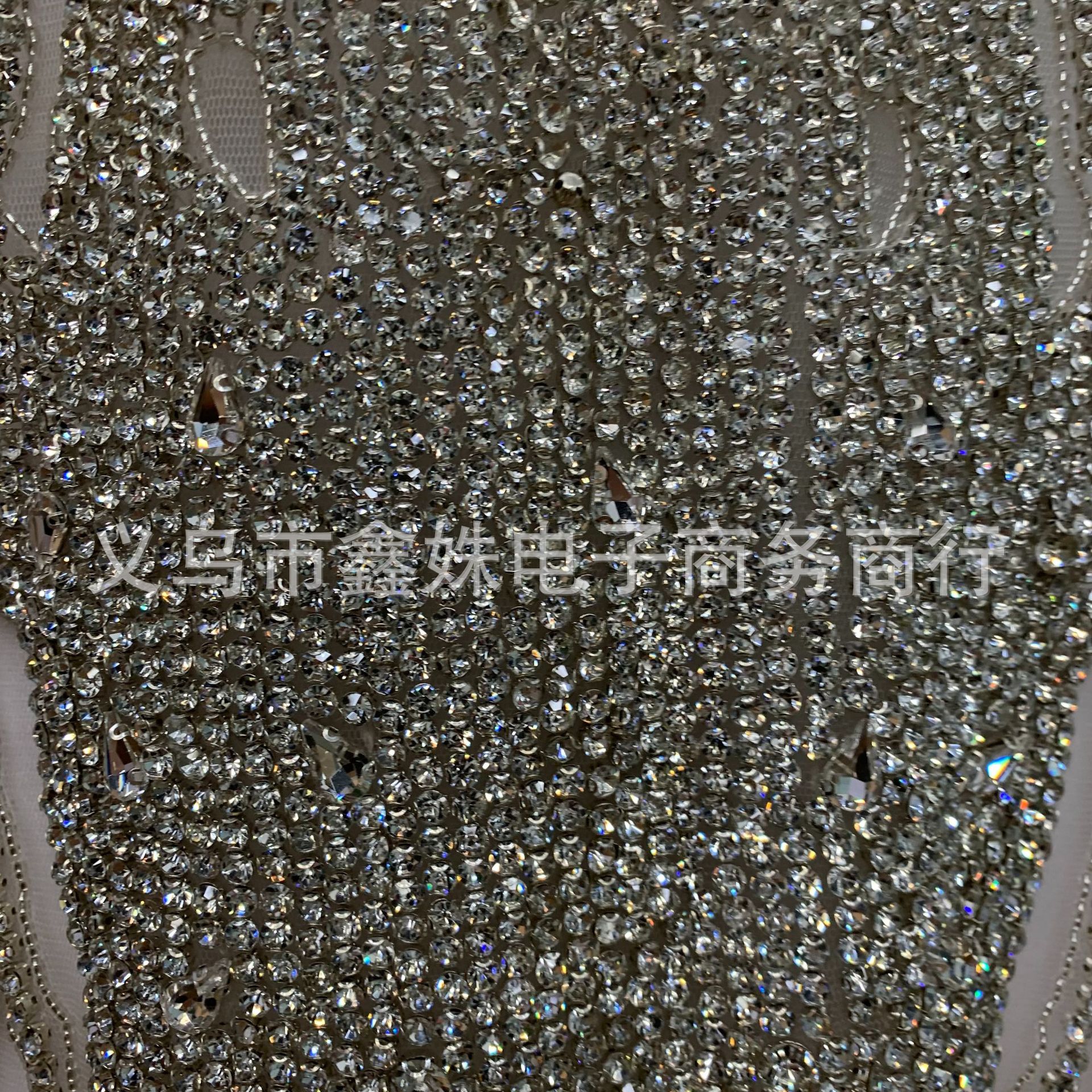Factory wholesale deep V-neck dresses, wedding gowns, catwalk shows, hosting coming-of-age ceremonies, banquets, dance gowns, heavy stitch beaded fabric pic 7