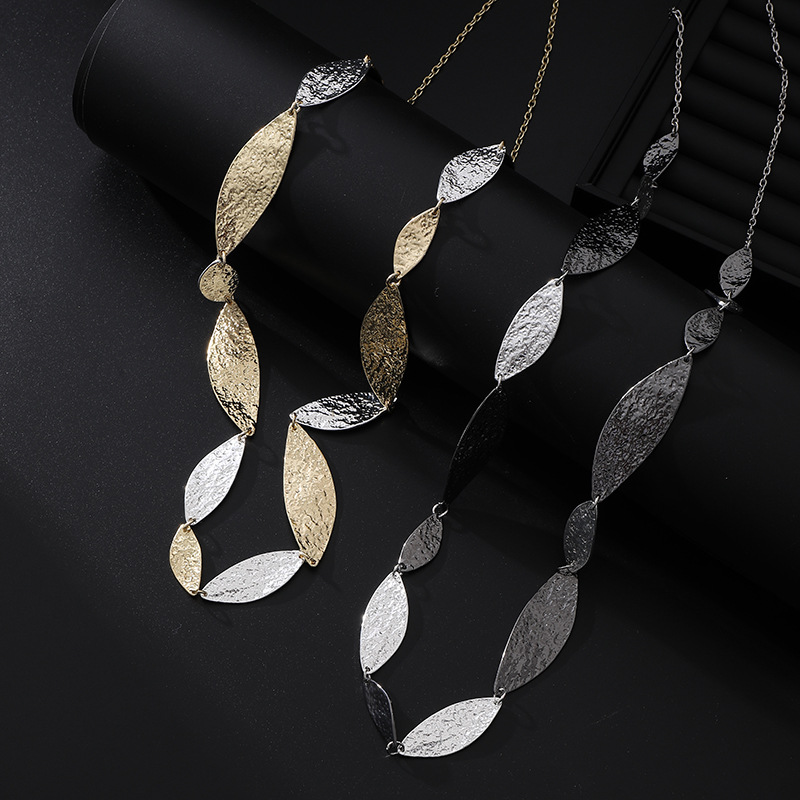 外贸跨境专供热销欧美轻奢气质高级设计感不规则几何合金女士项链详情8