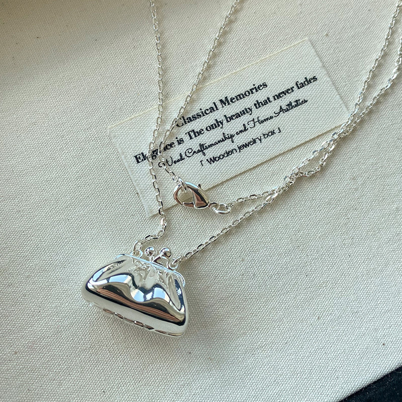 迷你包包吊坠项链女高级感轻奢小众设计毛衣链秋冬新款卫衣链配饰详情3