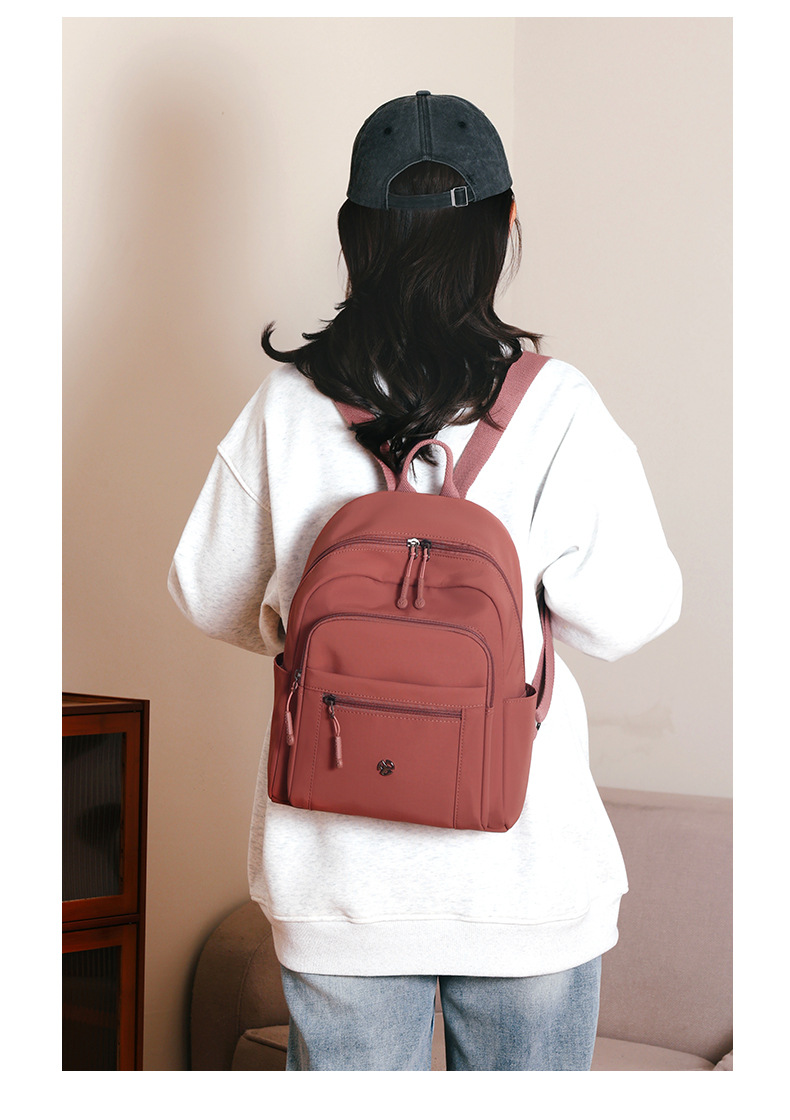 新款大容量双肩包百搭轻便尼龙包简约潮搭旅行包都市风靓丽背包详情18