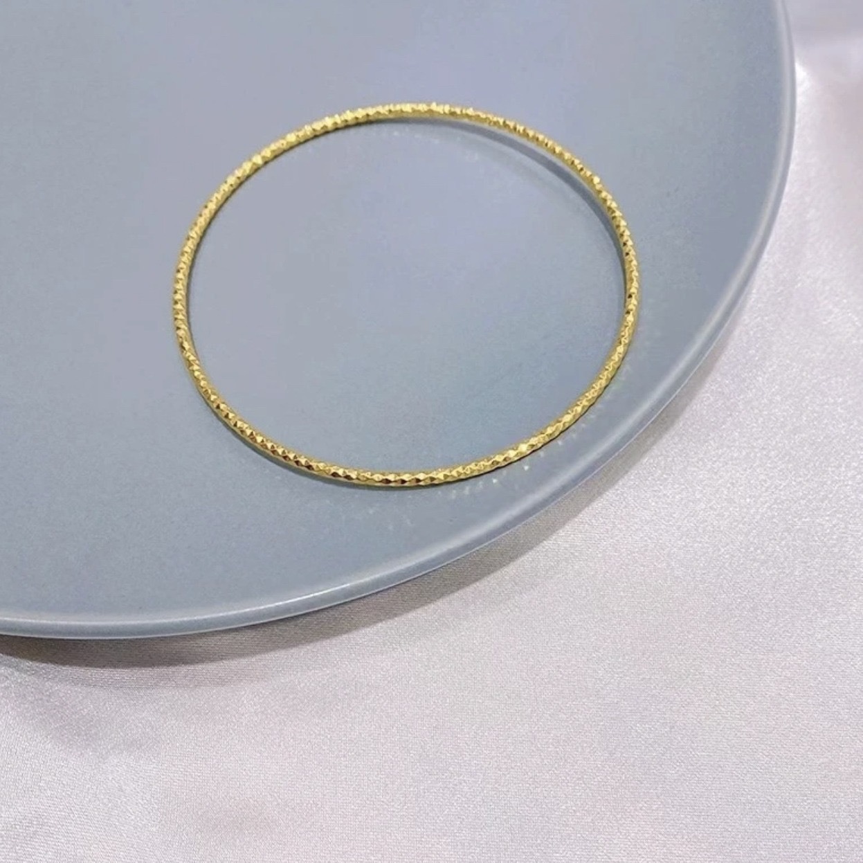 Titanium steel 18K gold-plated, fashionable and dazzling starry sky bracelet, light luxury, individual, minimalist, sparkling and non-fading pic 2