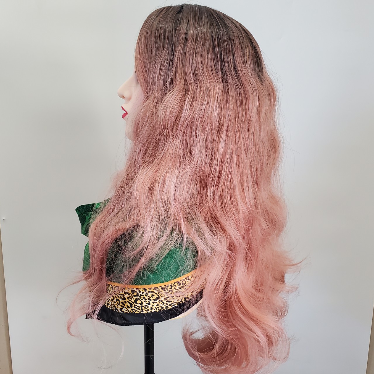 Wholesale of wigs for women with long hair in stock. Pink wigs for summer, natural and sweet. Full head coverings for long curly hair pic 2