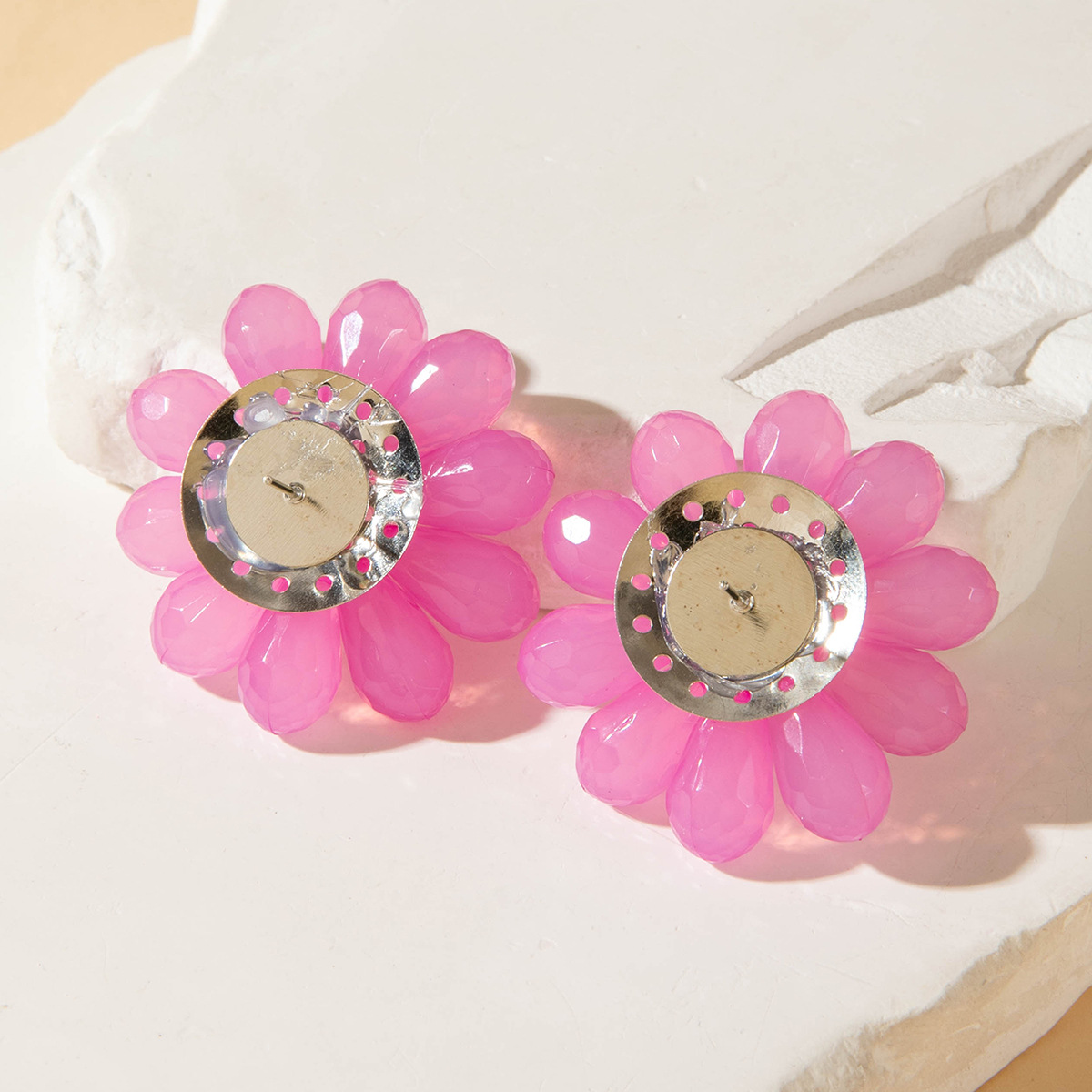 亚马逊跨境清新甜美彩色树脂花瓣花朵耳钉气质多巴胺 耳环耳饰女详情66